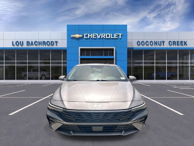 Used 2025 Hyundai Elantra SEL FWD image 3