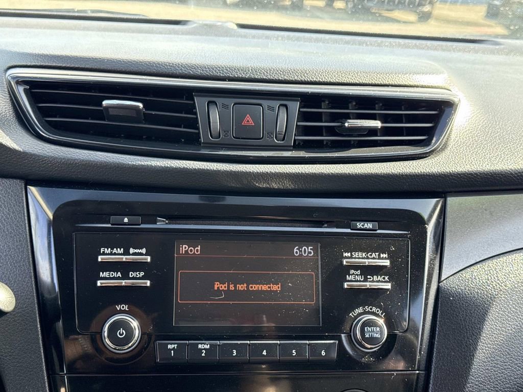 Certified 2018 Nissan Rogue Sport S image 23