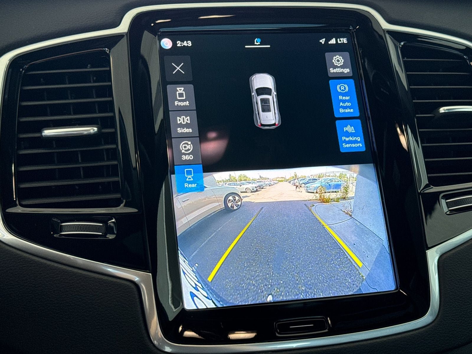 Certified 2023 Volvo XC90 T8 Ultimate AWD/4WD image 25