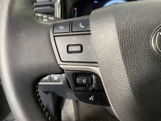 Used 2025 Toyota Camry SE w/ Convenience Package AWD/4WD image 17