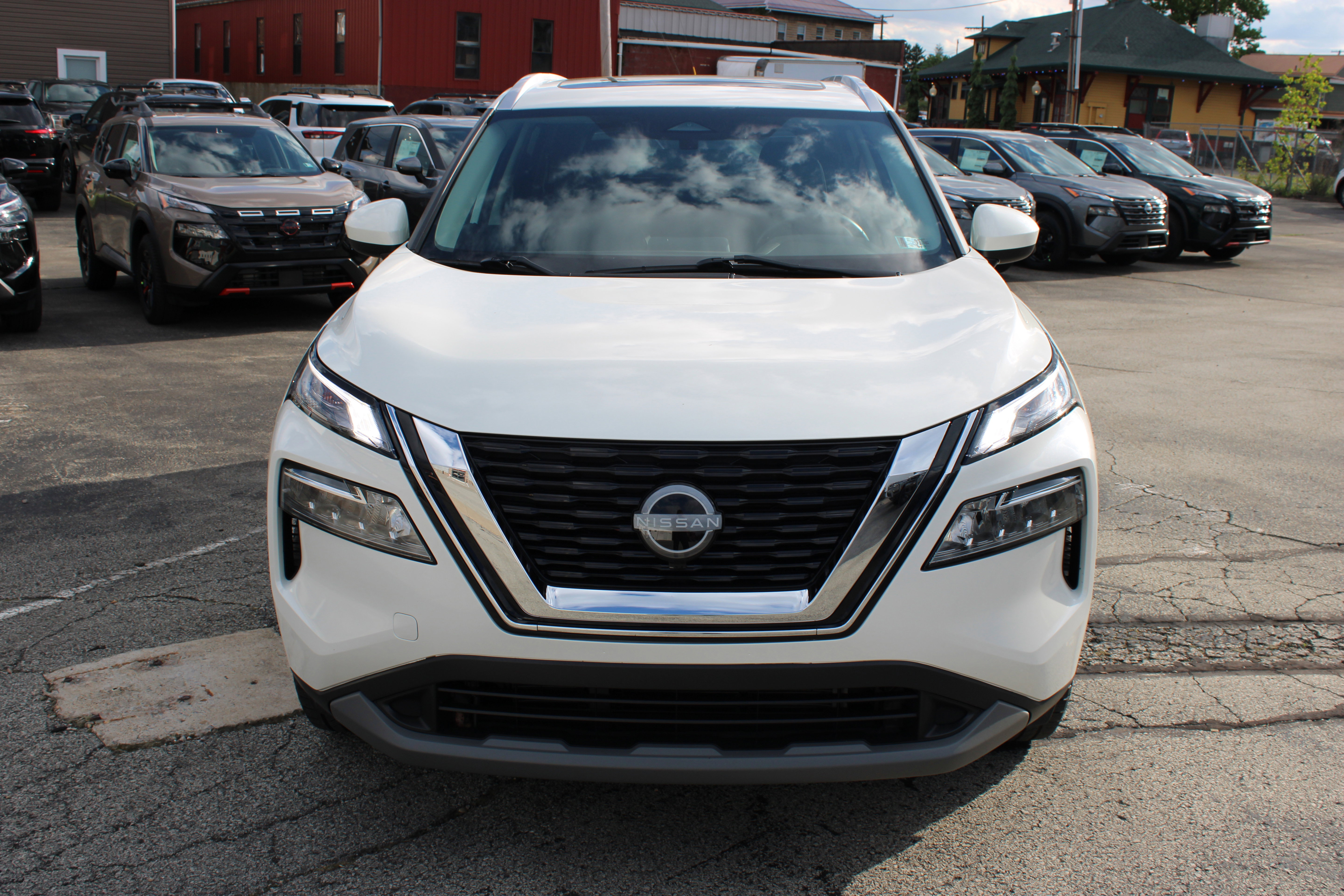 Certified 2023 Nissan Rogue SV w/ SV Premium B Package AWD/4WD image 11