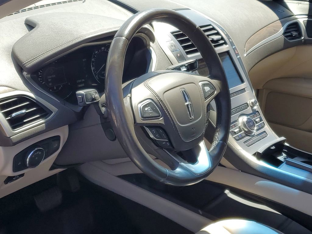 Used 2019 Lincoln MKZ Reserve FWD image 11