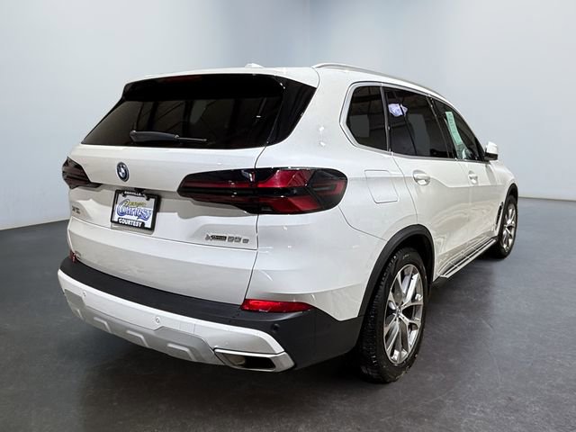 Used 2025 BMW X5 xDrive50e image 5