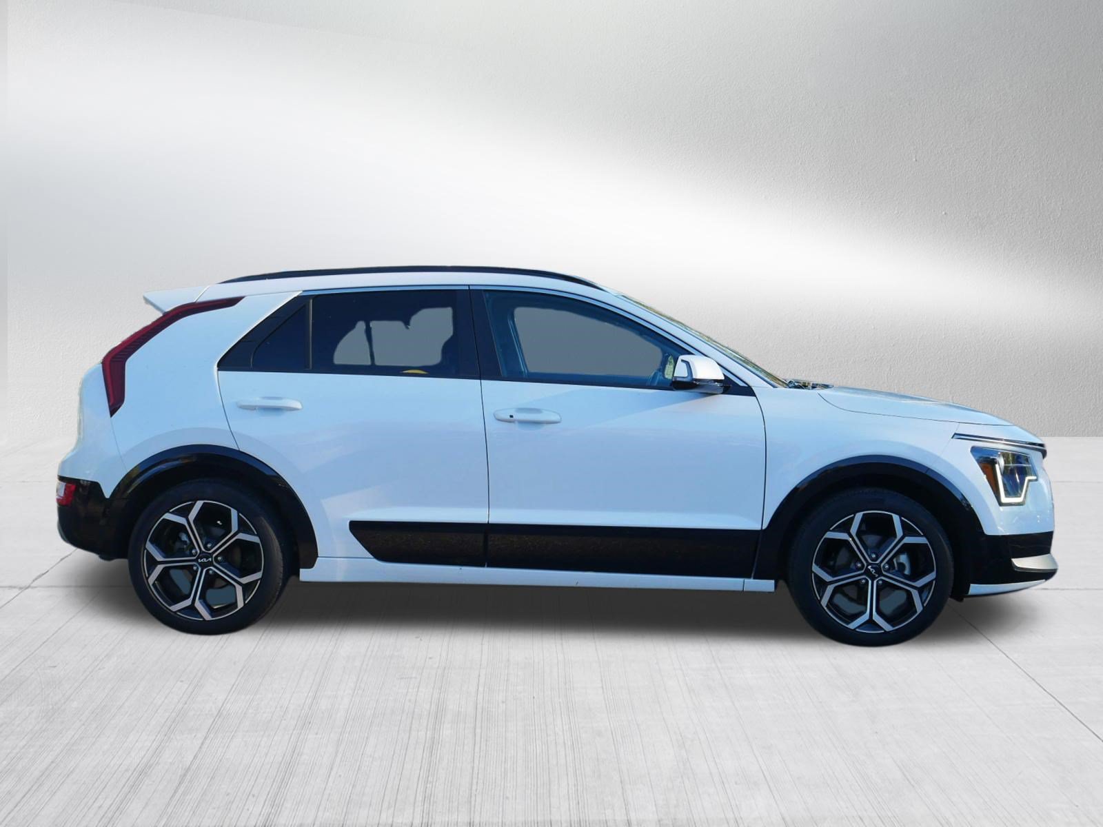 Certified 2023 Kia Niro EX Touring FWD image 8