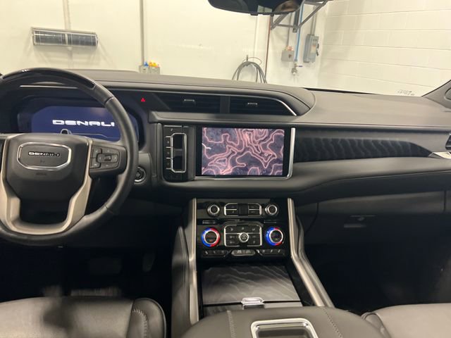 Used 2023 GMC Yukon Denali w/ Advanced Technology Package image 11