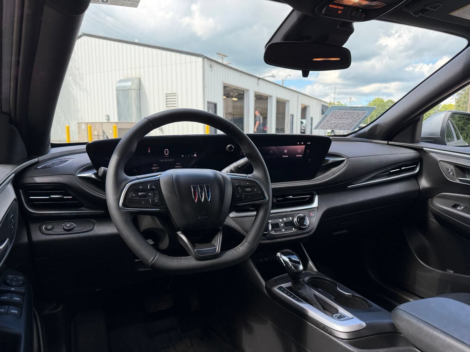 Used 2024 Buick Envista Preferred w/ Convenience I Package FWD image 17