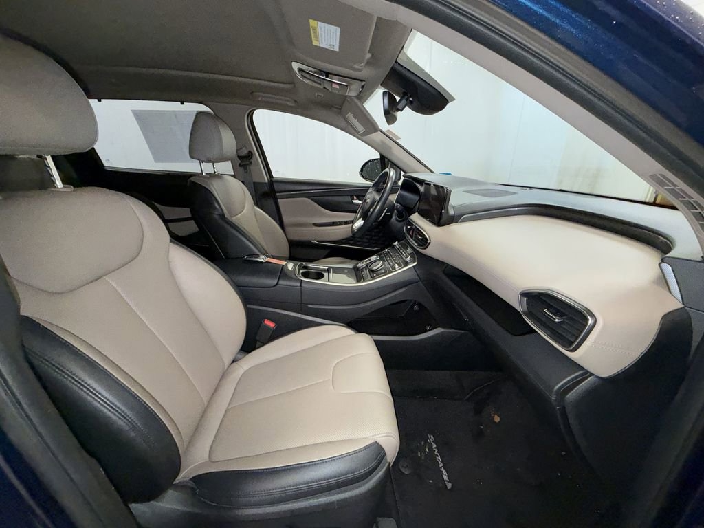Used 2023 Hyundai Santa Fe SEL w/ Premium Package image 6