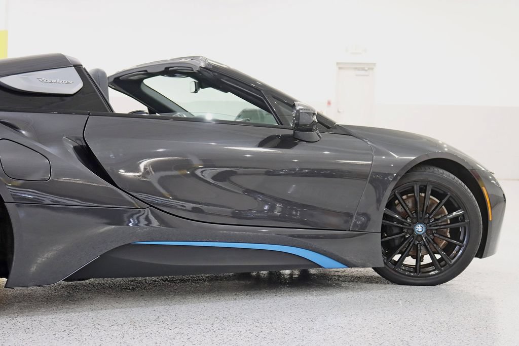 Used 2019 BMW i8 Roadster AWD/4WD image 11