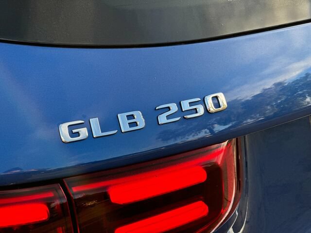 Used 2026 Mercedes-Benz GLB 250 4MATIC image 33