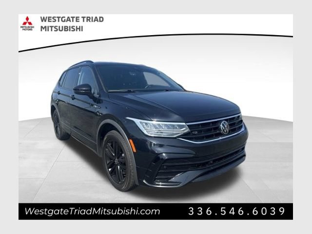 Used 2022 Volkswagen Tiguan SE R-Line FWD image 1
