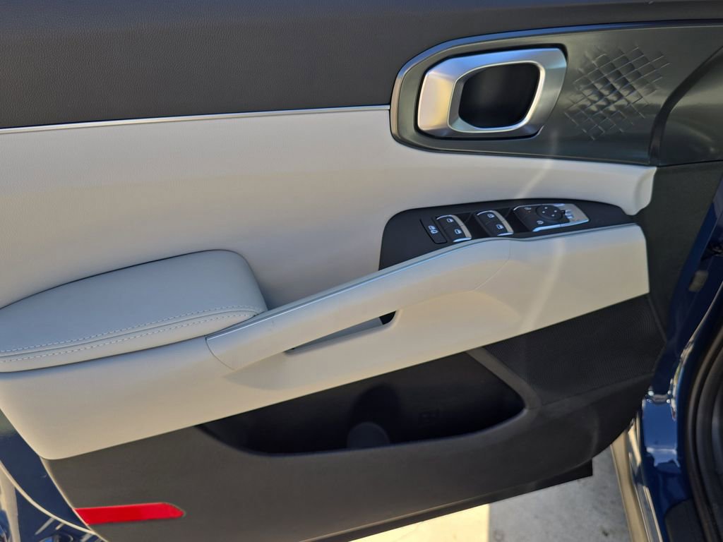 New 2026 Kia Sorento S FWD image 17