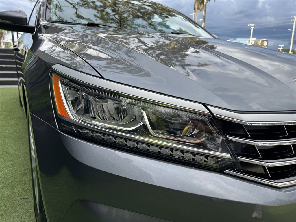 Used 2017 Volkswagen Passat 1.8T SE w/ SE Lighting Package FWD image 9