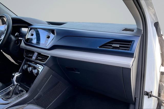 Used 2024 Volkswagen Taos SE image 25