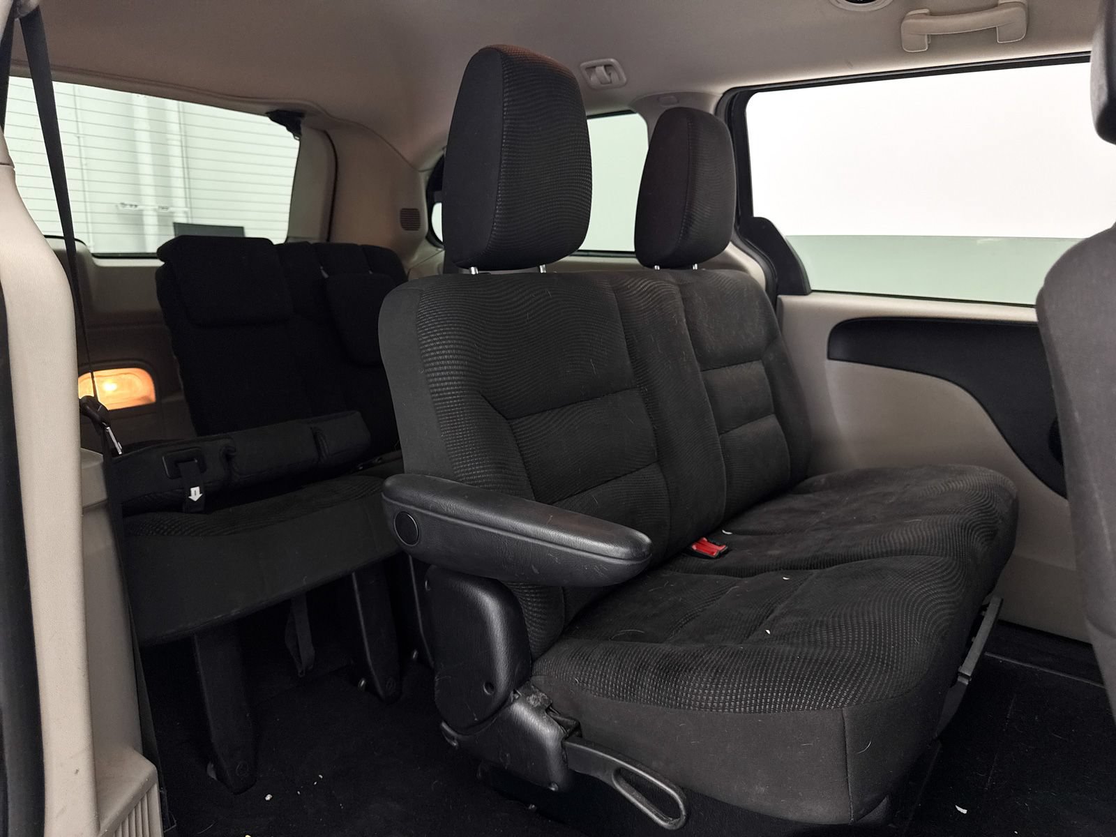 Used 2020 Dodge Grand Caravan SE w/ UConnect Hands-Free Group FWD image 23