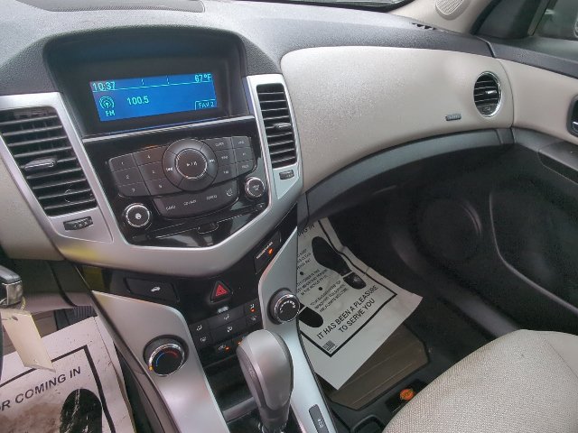Used 2015 Chevrolet Cruze LT FWD image 15
