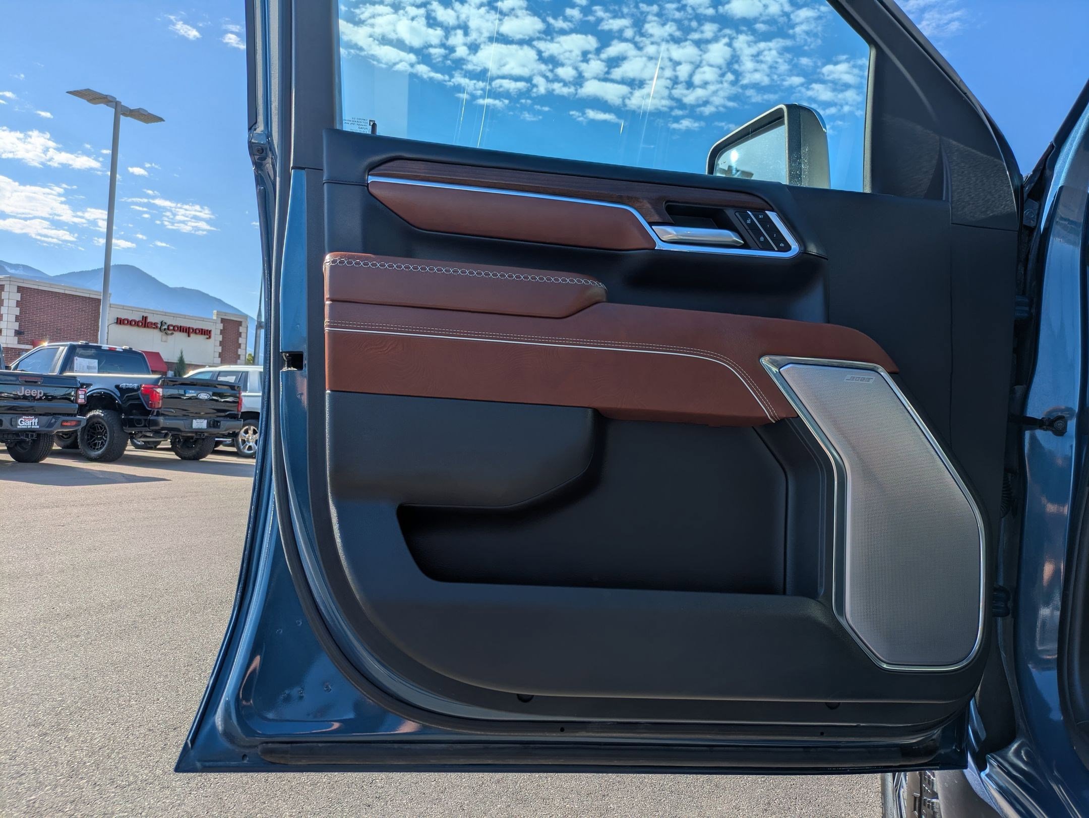 Used 2024 GMC Sierra 3500 Denali Ultimate AWD/4WD image 15