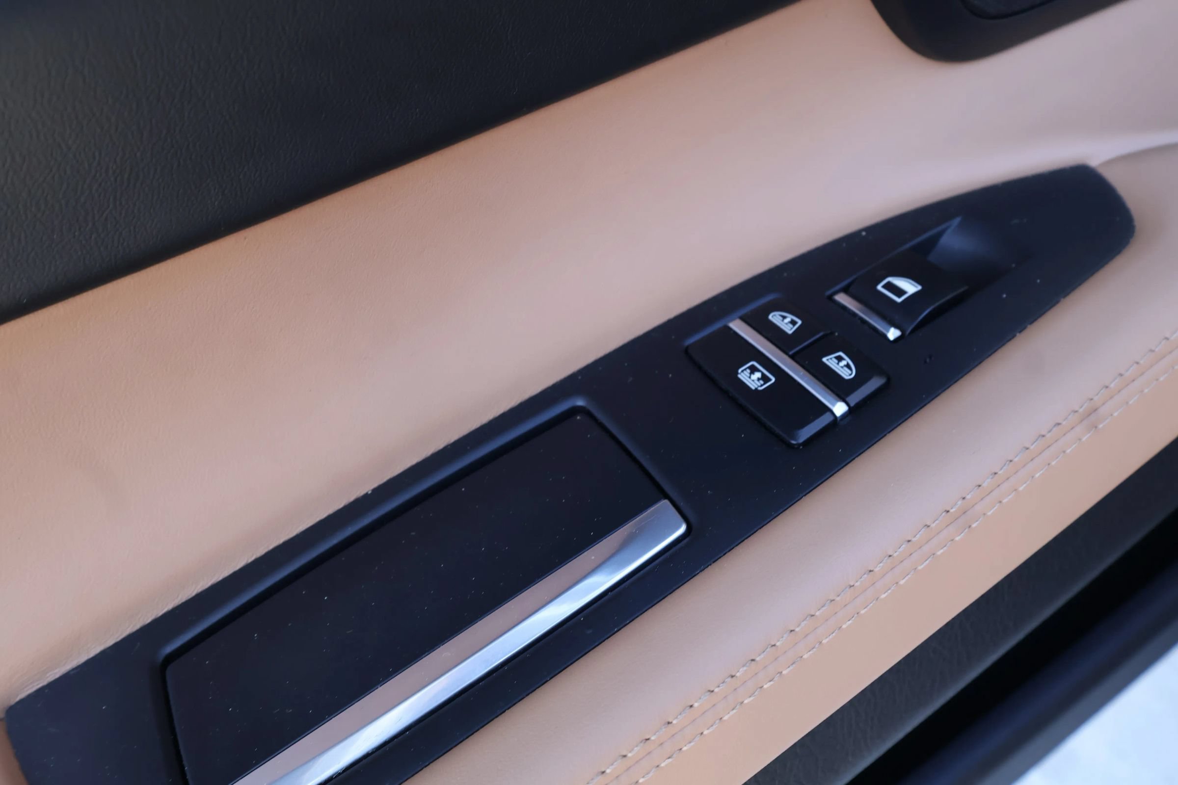Used 2014 BMW 750Li RWD image 28