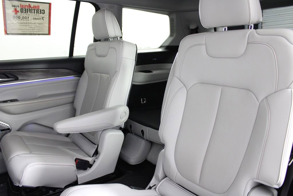 Used 2022 Jeep Grand Cherokee L Overland w/ MOPAR Finishing Package image 21