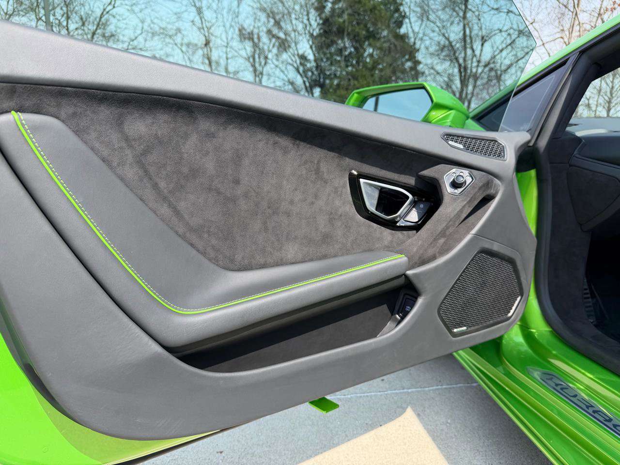 Used 2023 Lamborghini Huracan Tecnica RWD image 29