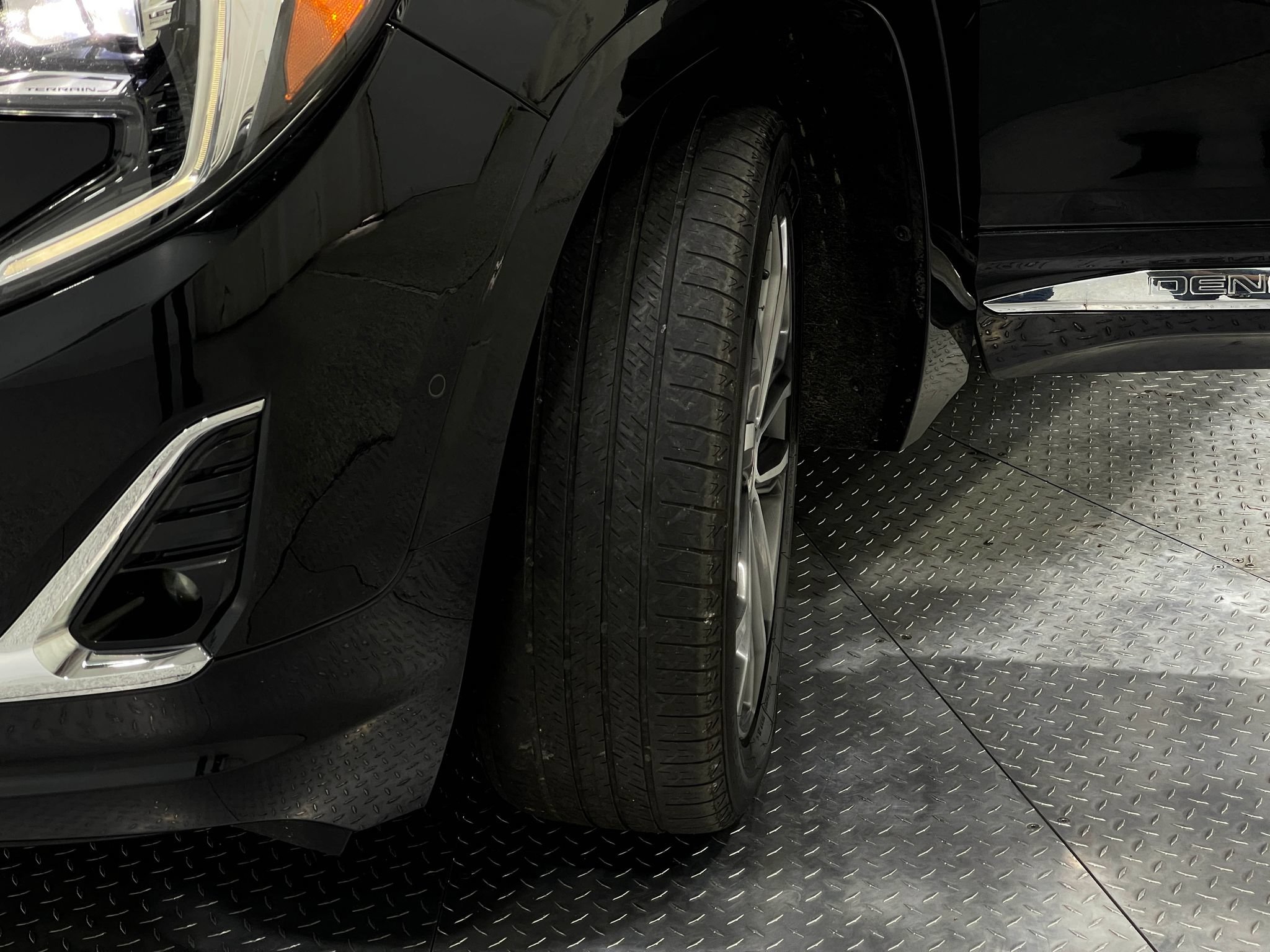 Used 2019 GMC Terrain Denali w/ GMC Pro Grade Package AWD/4WD image 35