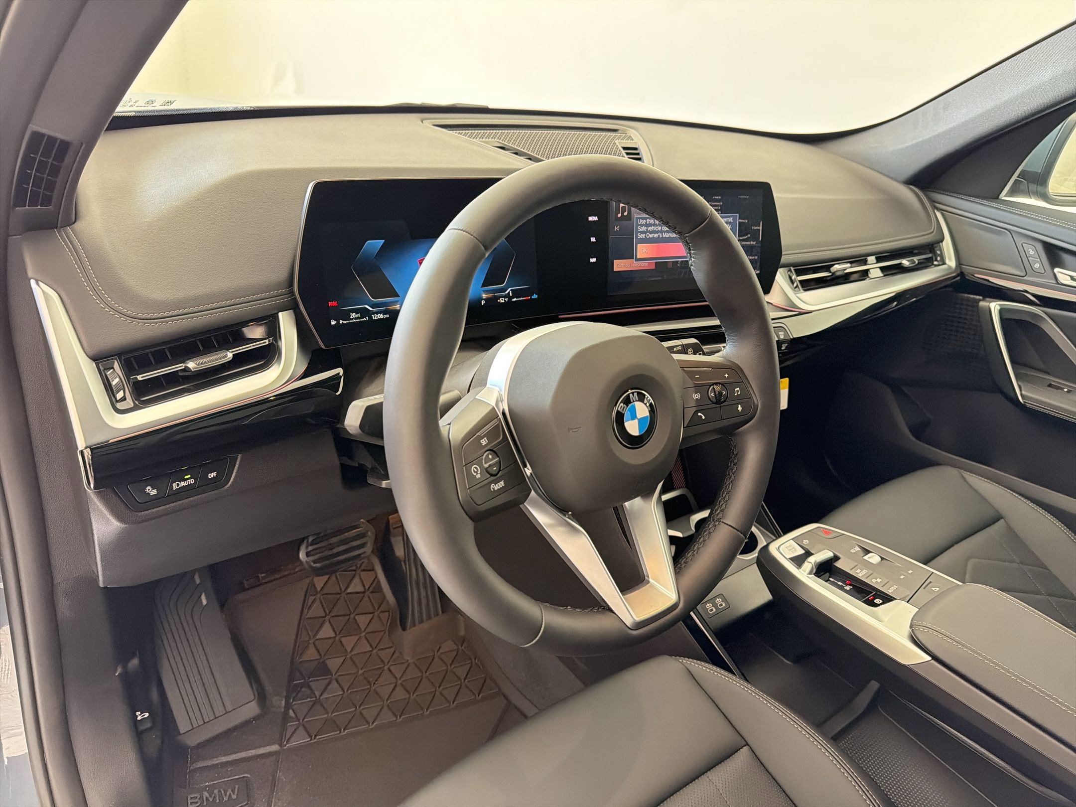 New 2026 BMW X1 xDrive28i w/ Convenience Package AWD/4WD image 4