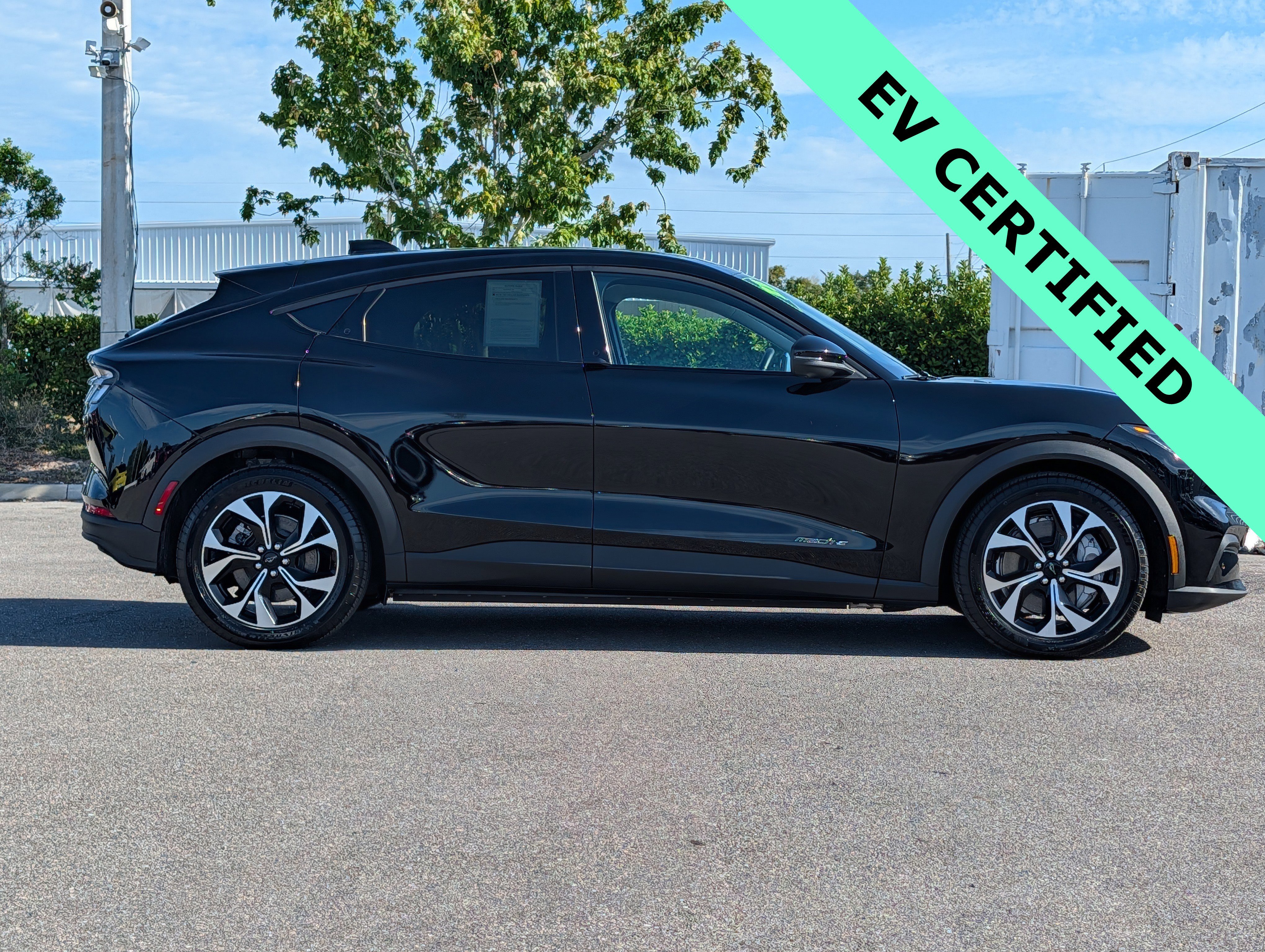 Certified 2025 Ford Mustang Mach-E Select RWD image 3