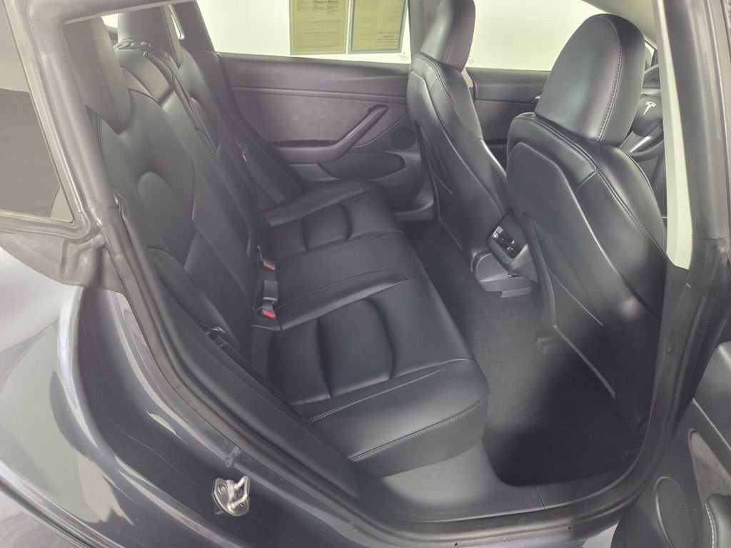 Used 2023 Tesla Model 3 Standard Range image 29