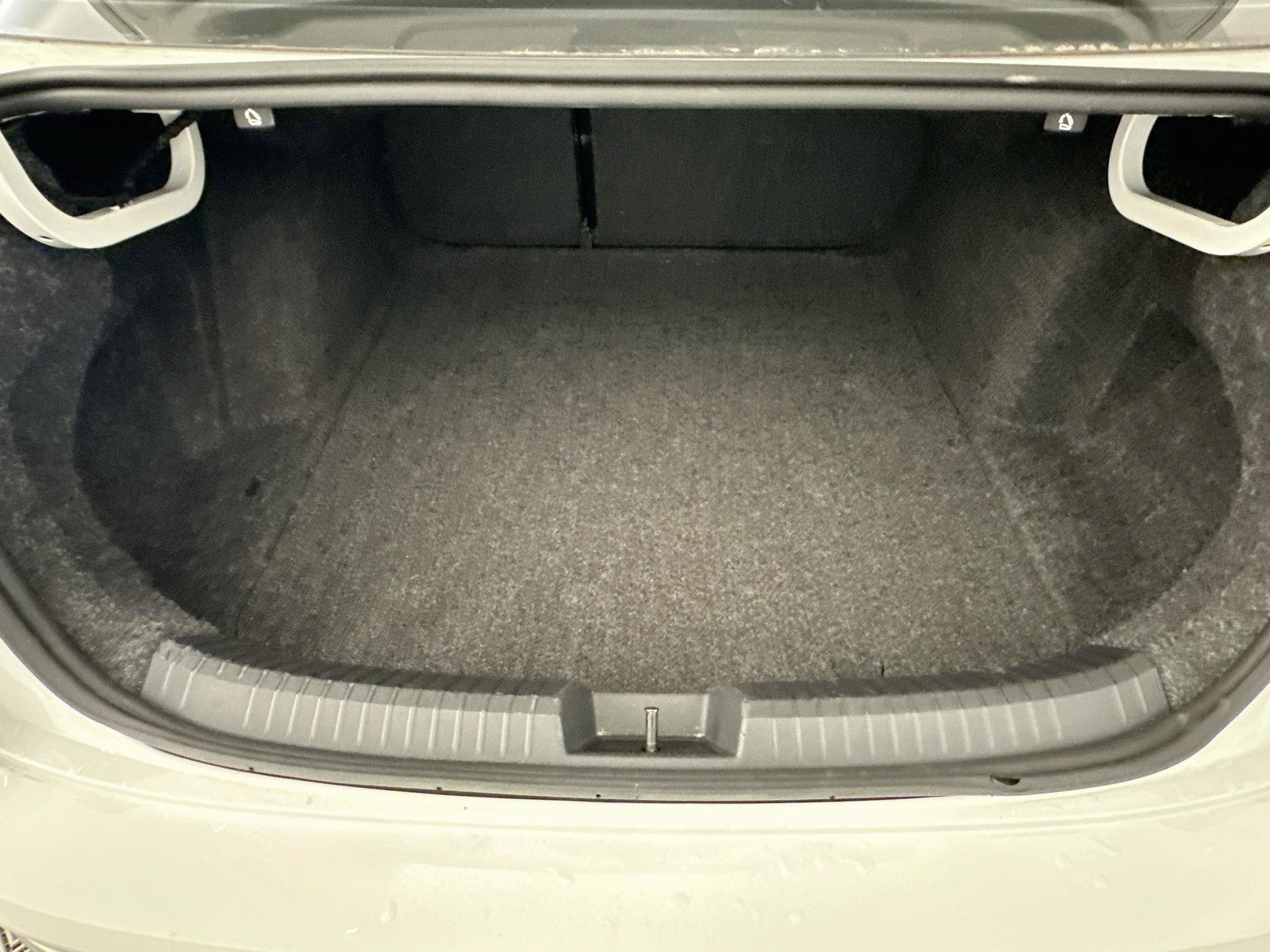 Used 2025 Volkswagen Jetta Sport FWD image 29