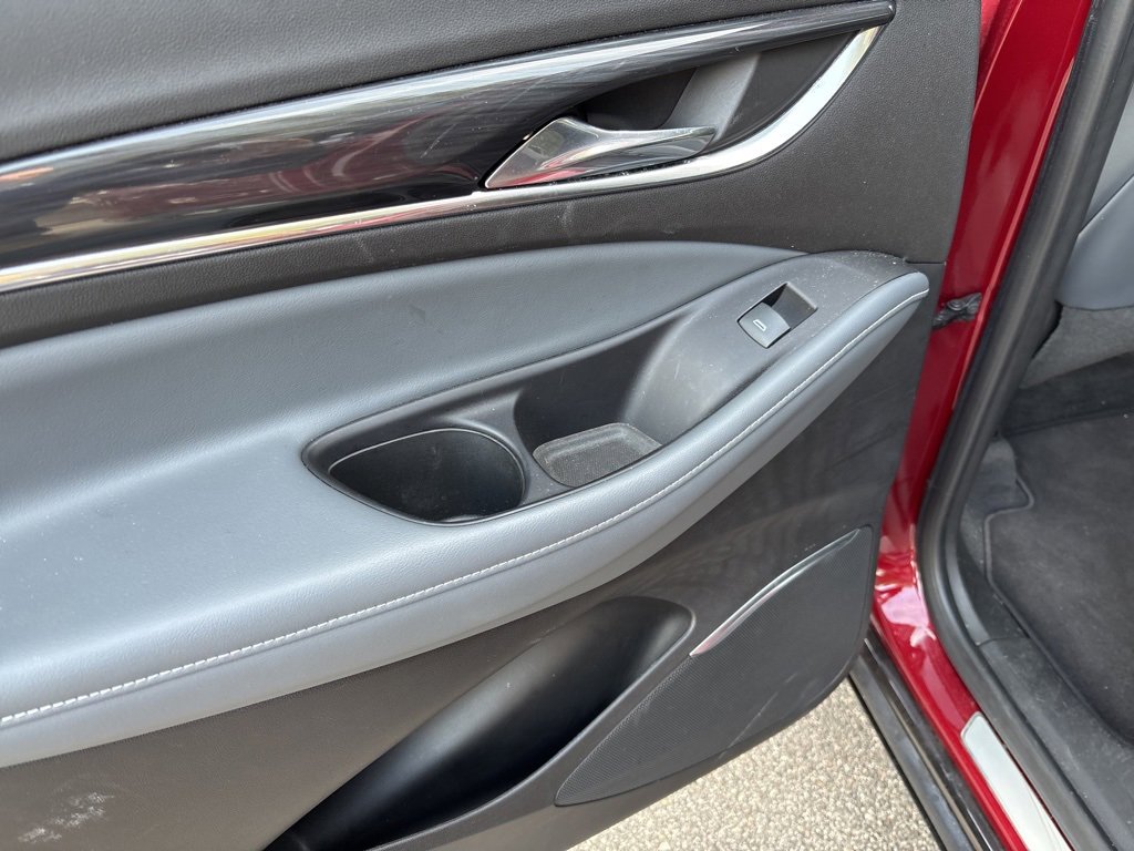 Used 2019 Buick Enclave Essence image 5