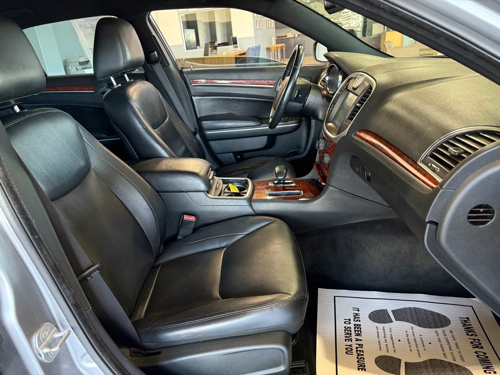 Used 2013 Chrysler 300 RWD image 11