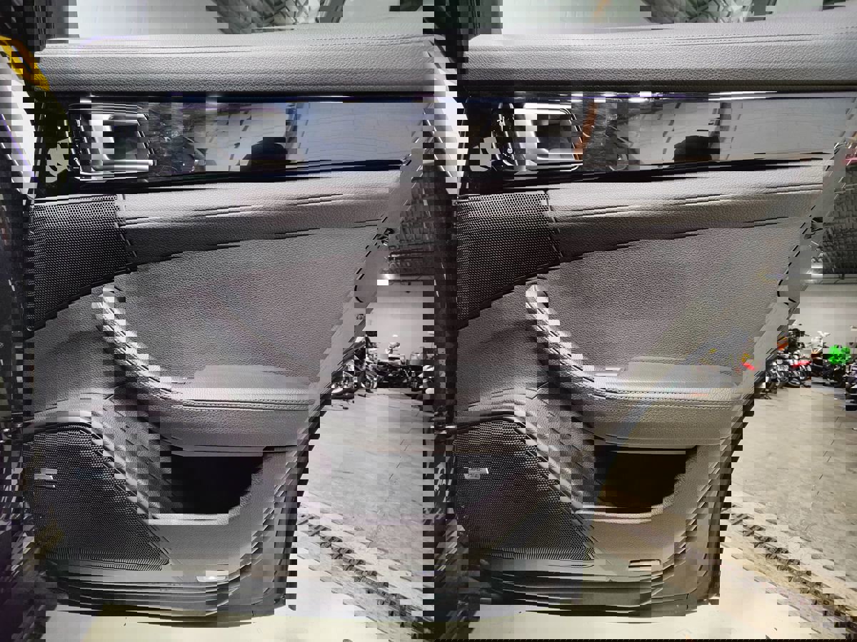 Used 2018 Porsche Panamera 4S image 16