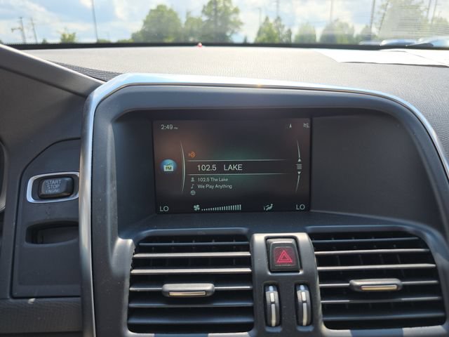 Used 2016 Volvo XC60 T5 Premier w/ Proximity Package FWD image 26