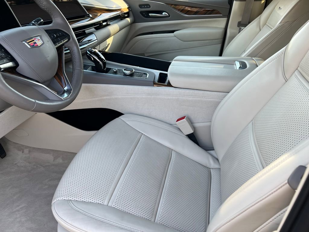 Certified 2024 Cadillac Escalade ESV Sport Platinum w/ LPO, ONYX Package AWD/4WD image 10