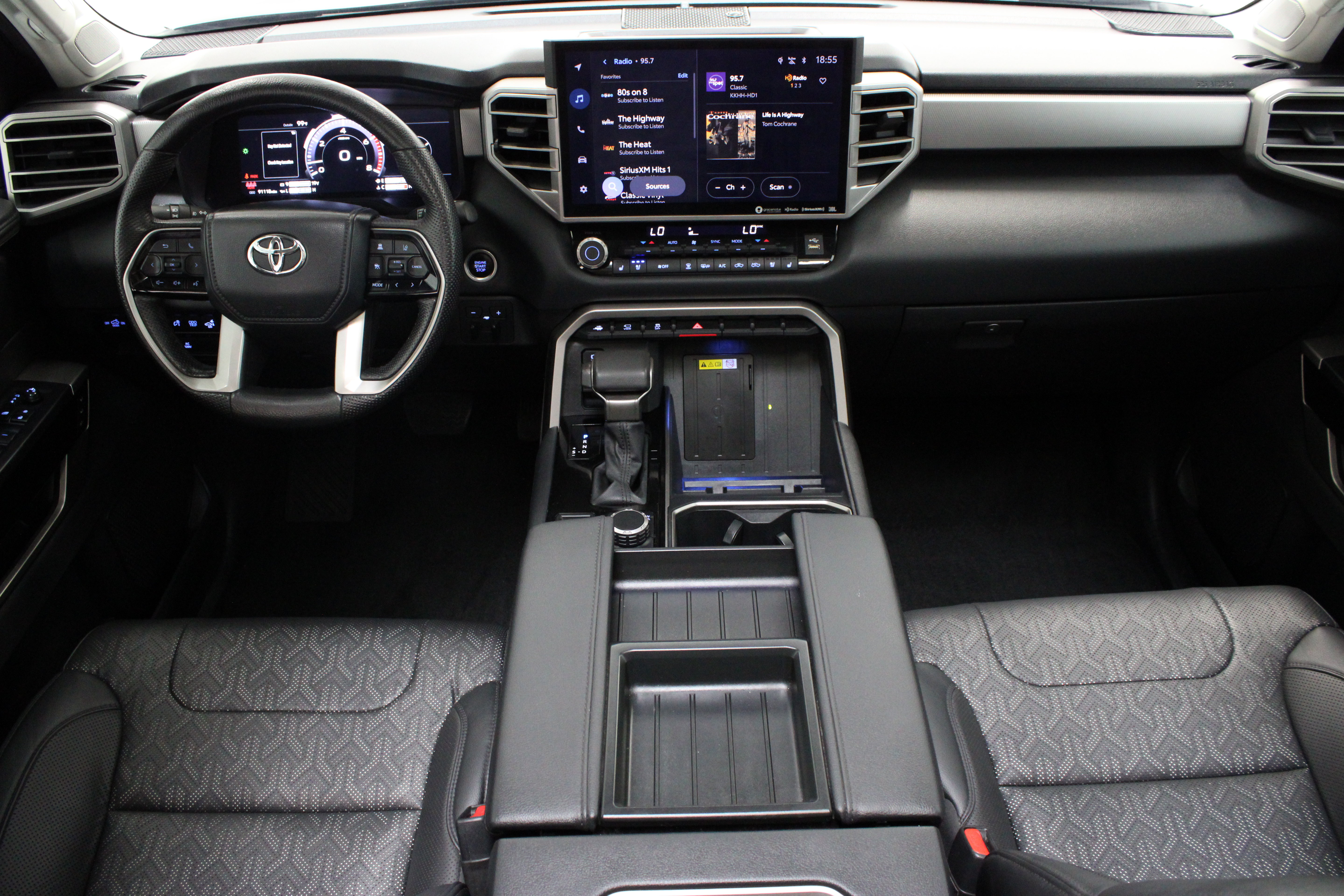 Used 2024 Toyota Tundra Limited AWD/4WD image 34