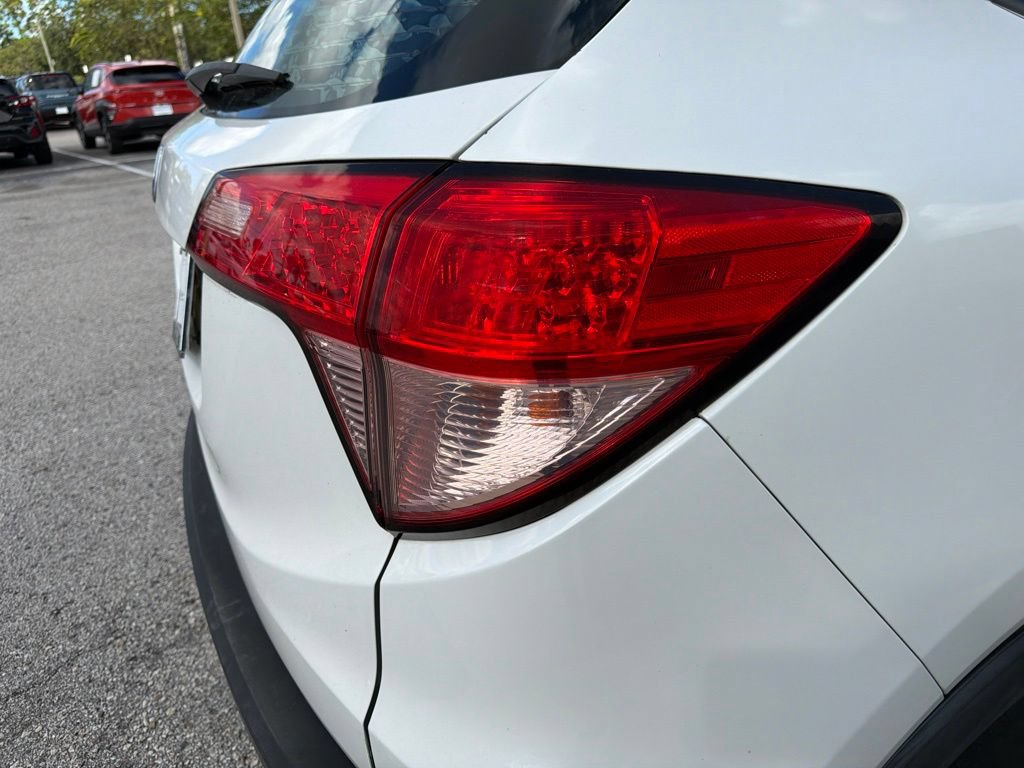 Used 2017 Honda HR-V LX image 25