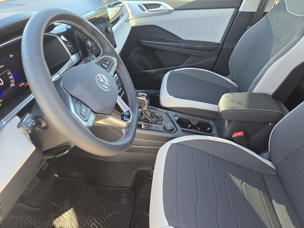 New 2026 Volkswagen Taos SE image 11