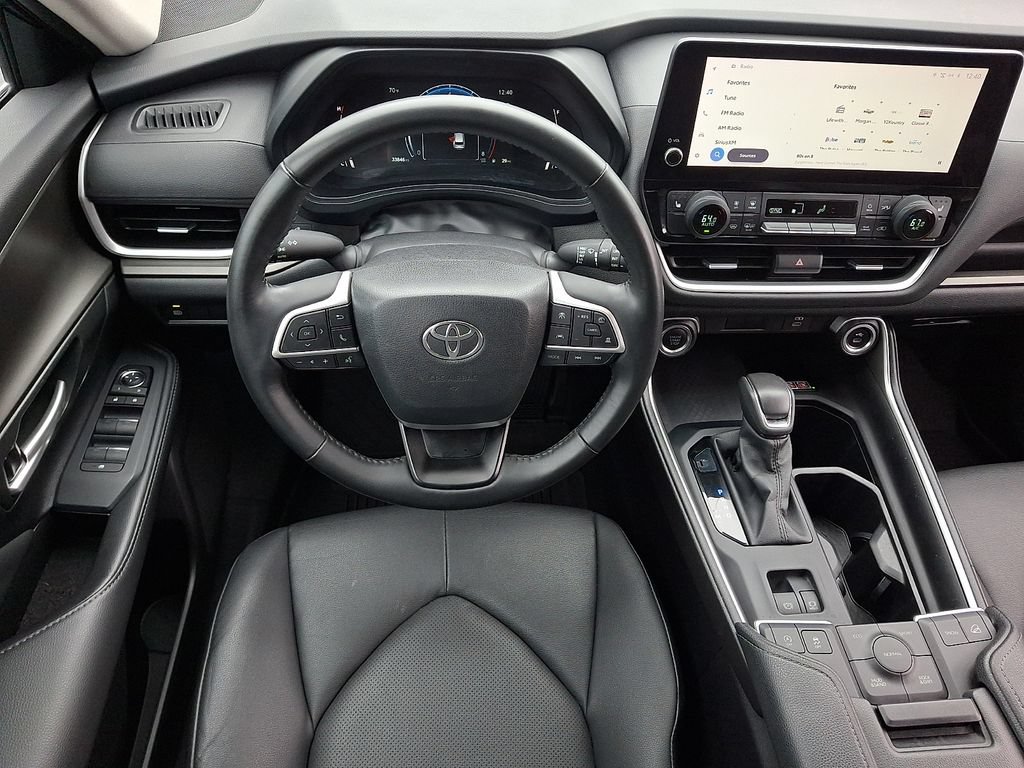 Used 2024 Toyota Grand Highlander AWD image 11