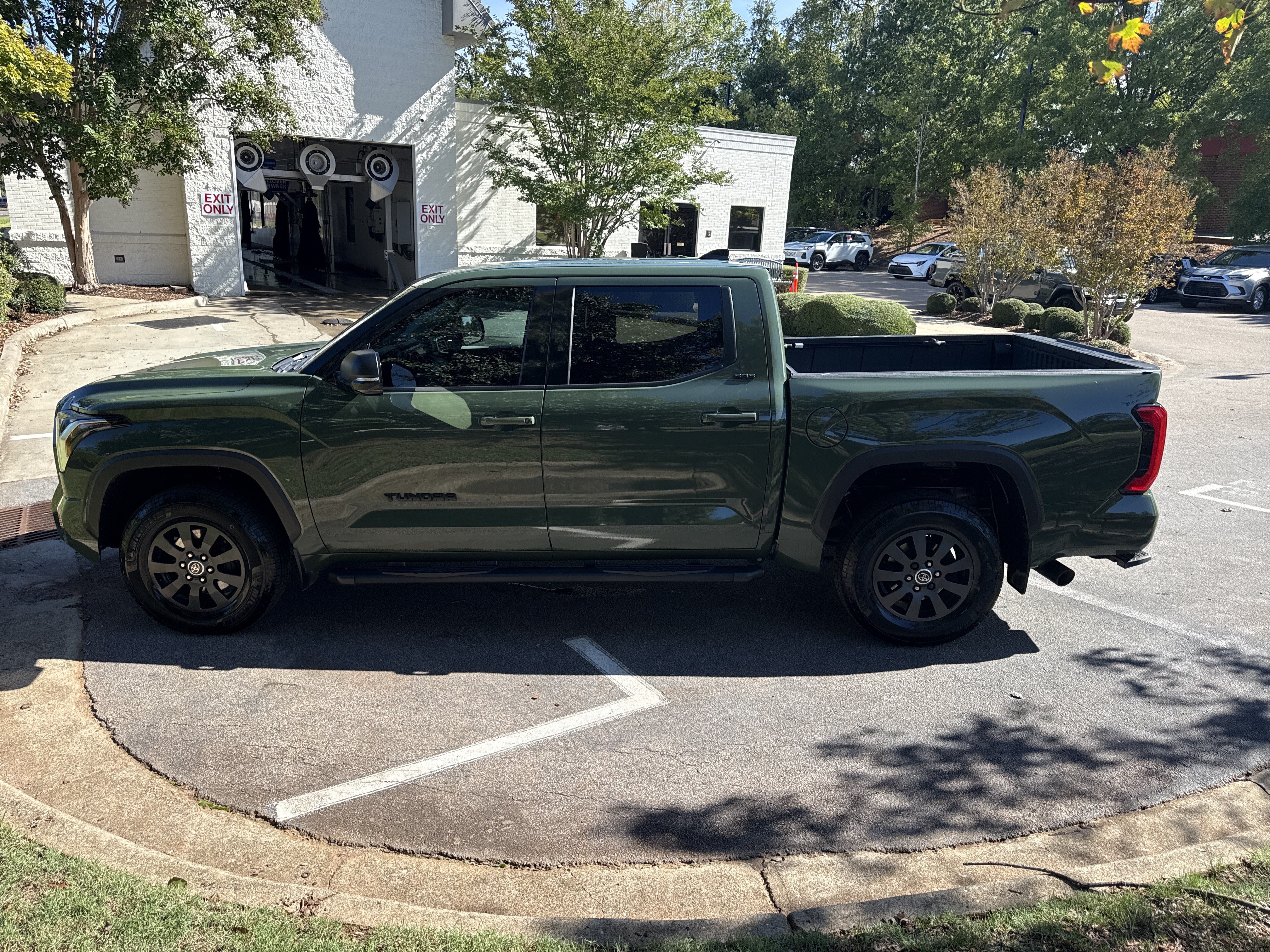 Used 2023 Toyota Tundra SR5 w/ SR5 Premium Package AWD/4WD image 7