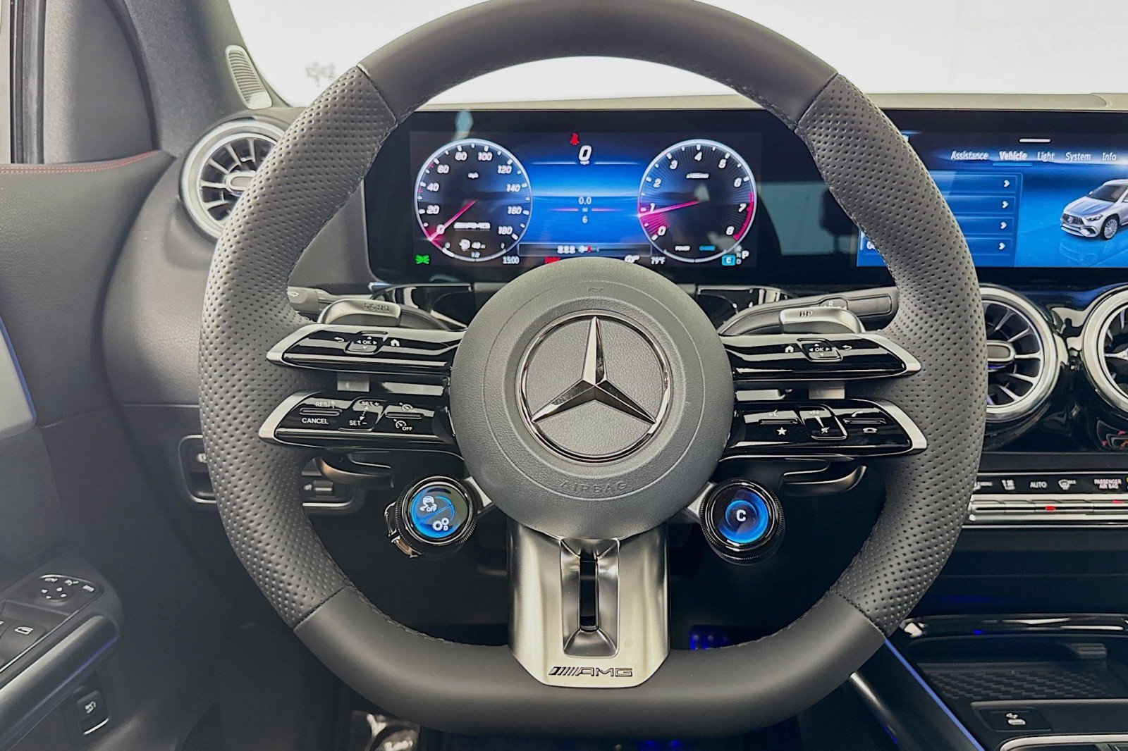 New 2026 Mercedes-Benz GLA 35 AMG 4MATIC image 17