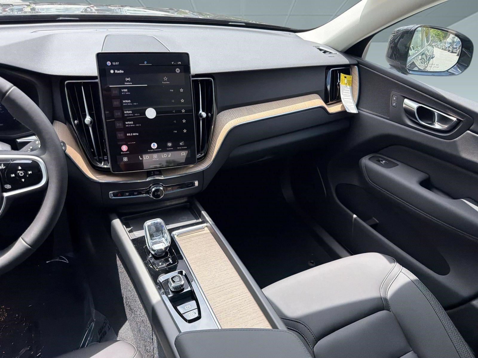 New 2026 Volvo XC60 B5 Plus AWD/4WD image 28