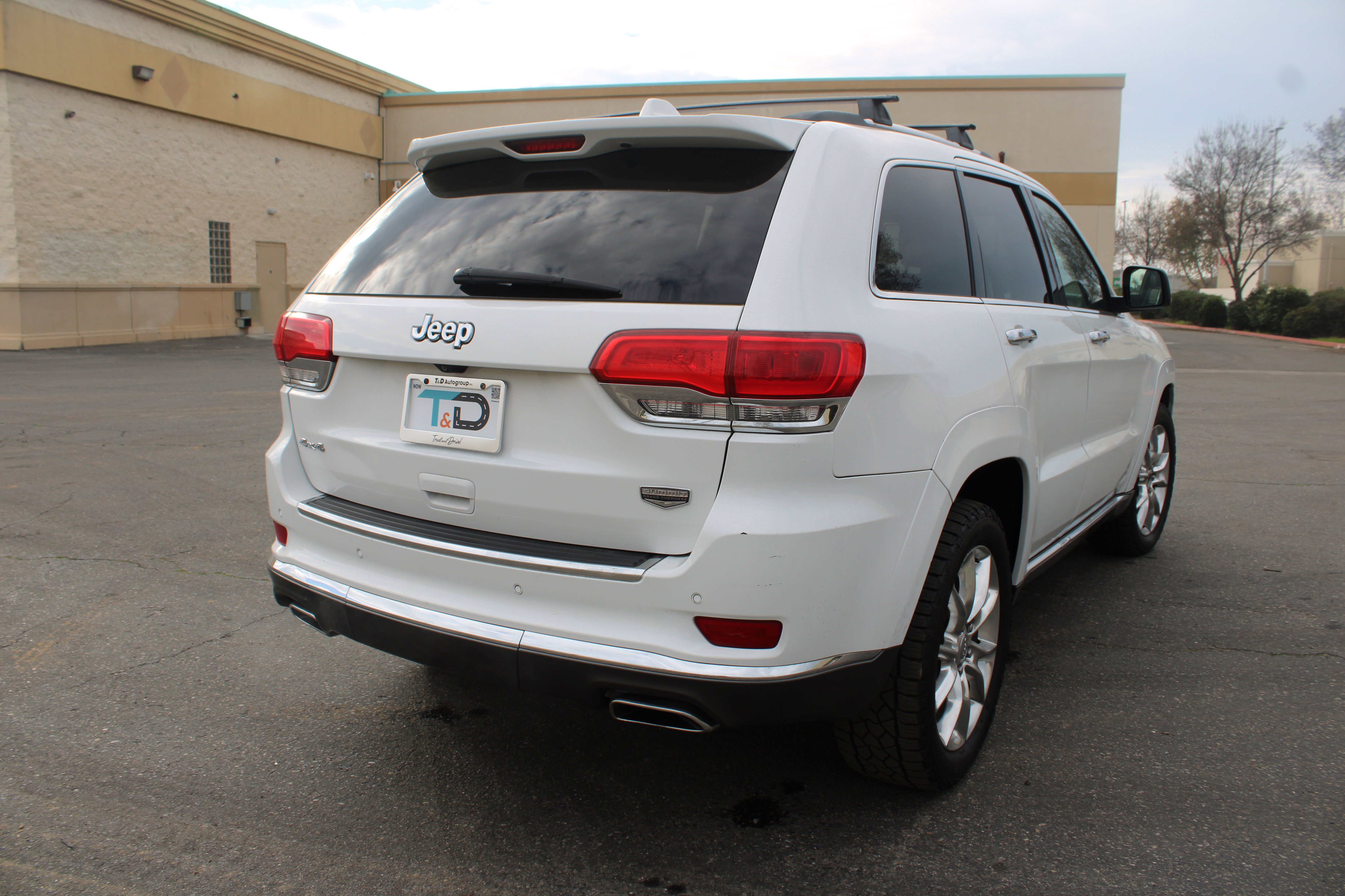 Used 2014 Jeep Grand Cherokee Summit AWD/4WD image 14