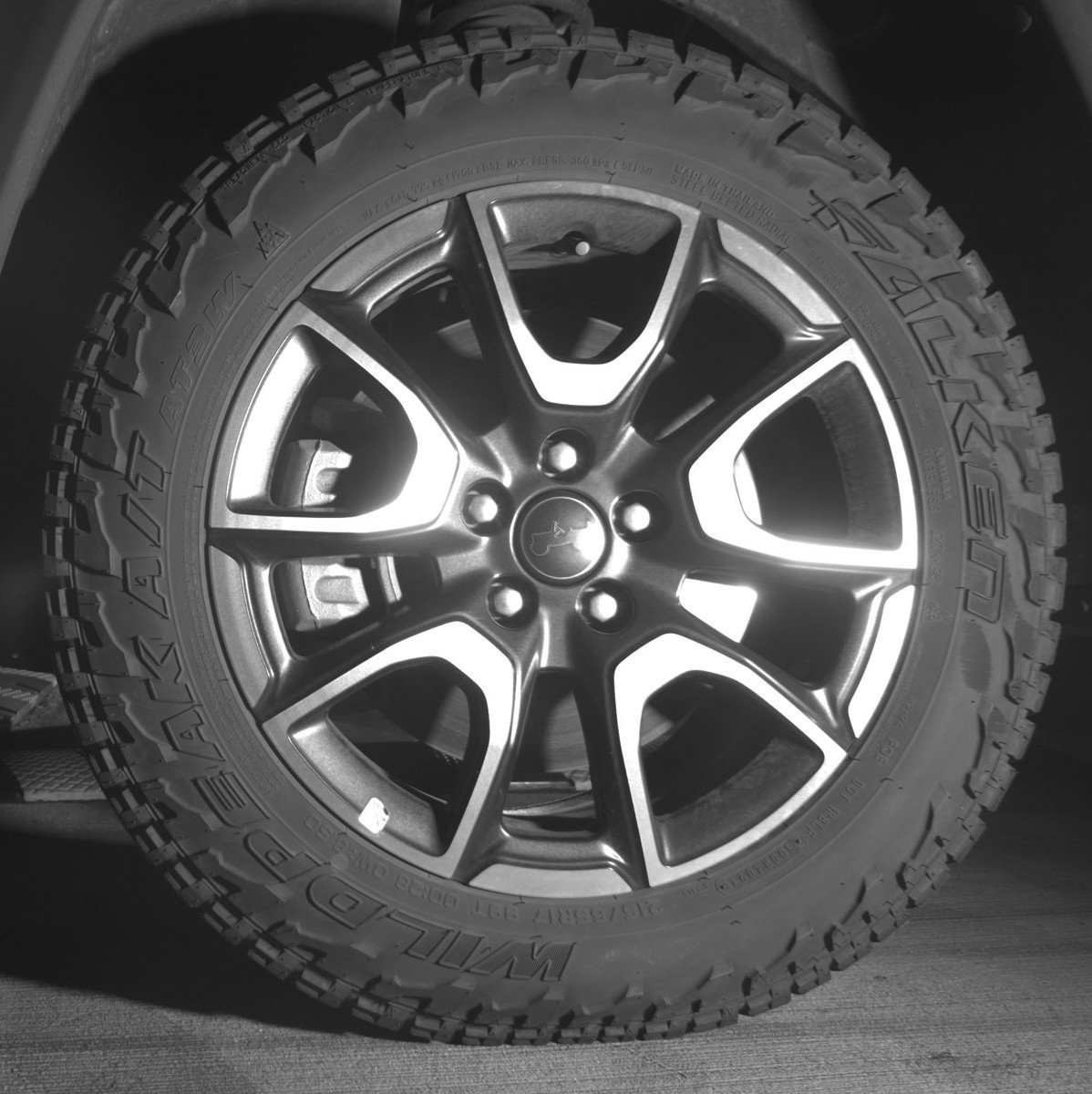 Used 2025 Jeep Compass Trailhawk image 12