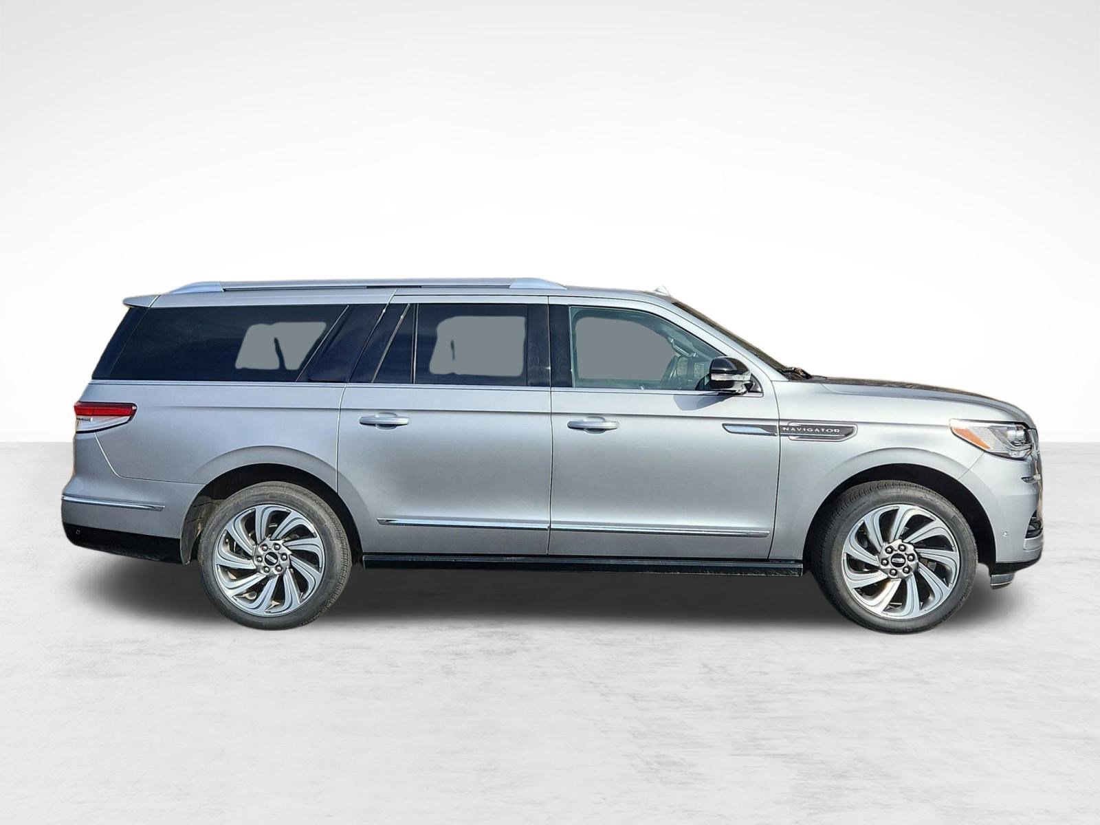 Used 2022 Lincoln Navigator L Reserve image 6