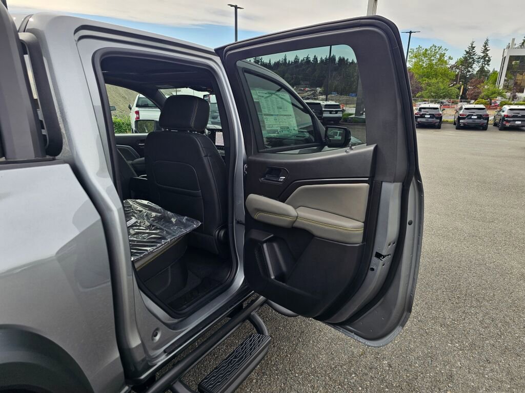 New 2026 Chevrolet Colorado ZR2 w/ Midnight Edition AWD/4WD image 28