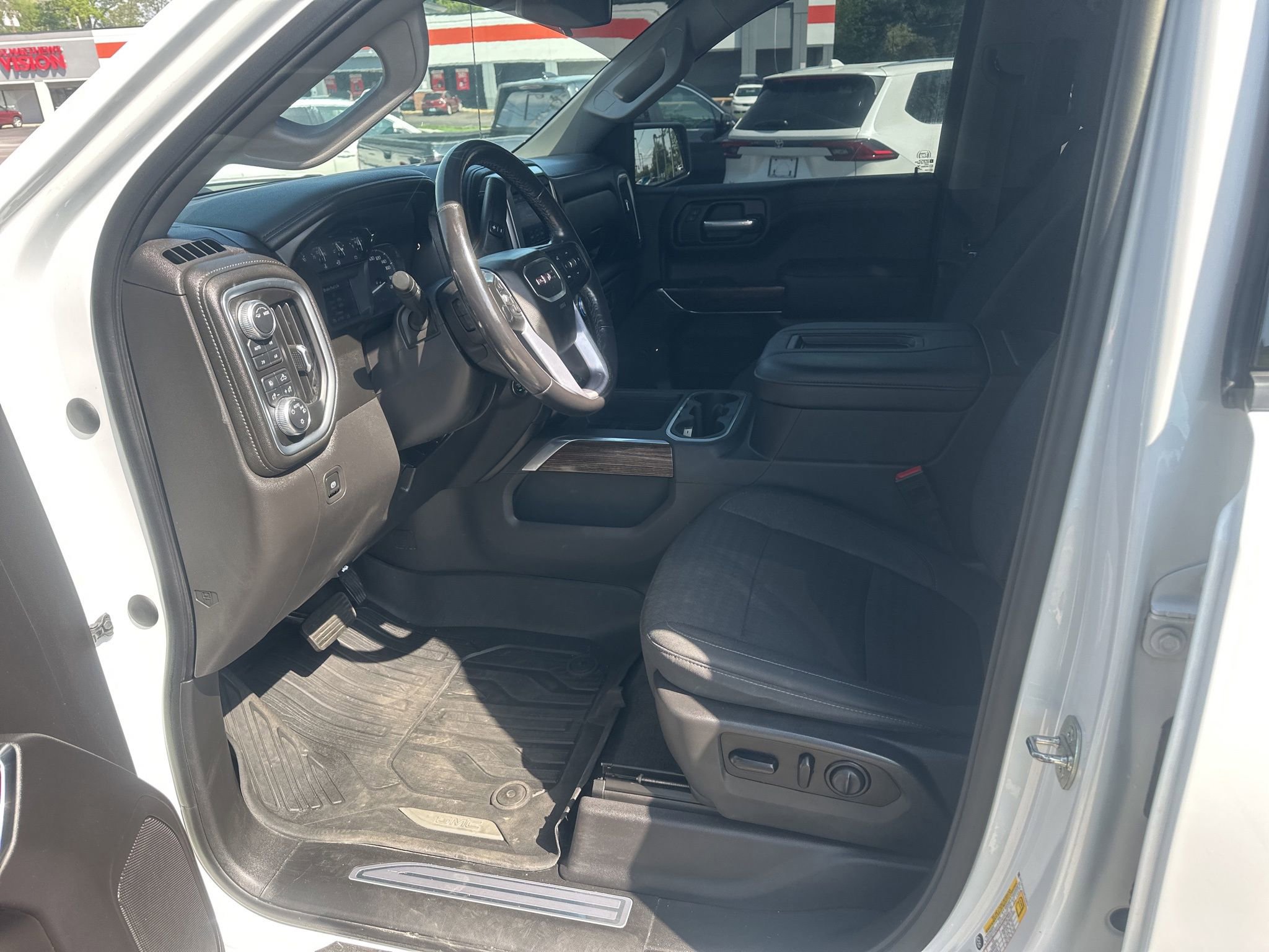 Used 2021 GMC Sierra 1500 Elevation w/ X31 Off-Road Package AWD/4WD image 17