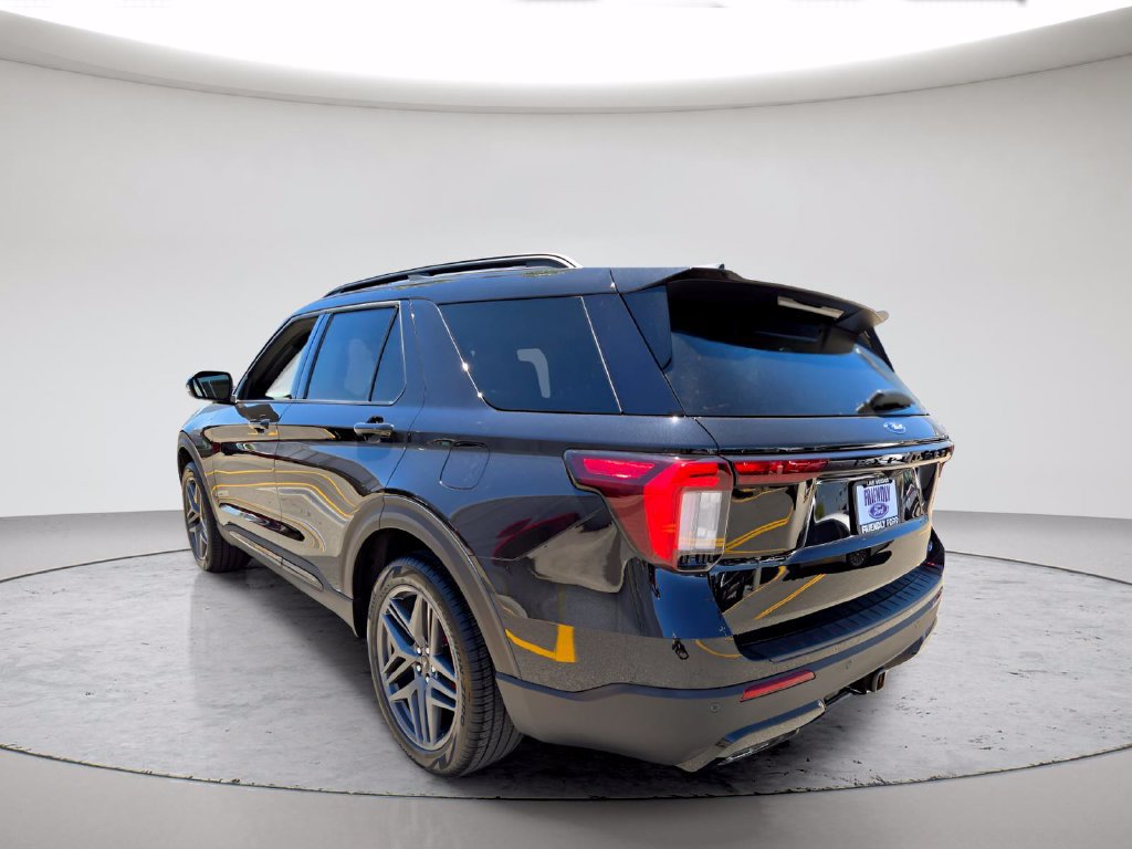 New 2026 Ford Explorer ST-Line w/ ST-Line Street Pack AWD/4WD image 5
