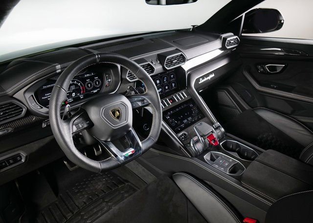 Used 2022 Lamborghini Urus image 20