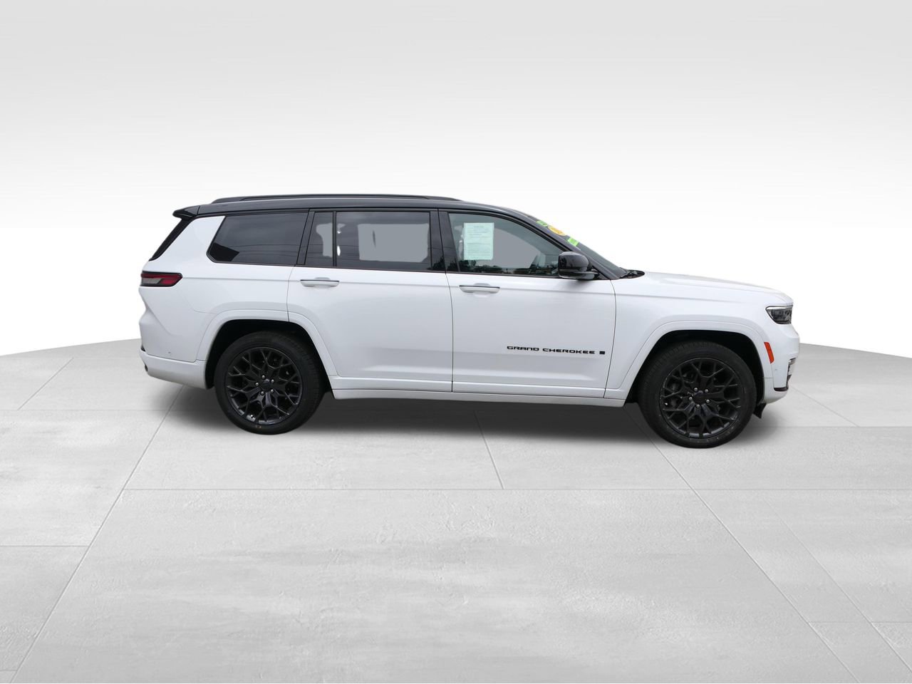 Used 2023 Jeep Grand Cherokee L Summit AWD/4WD image 2