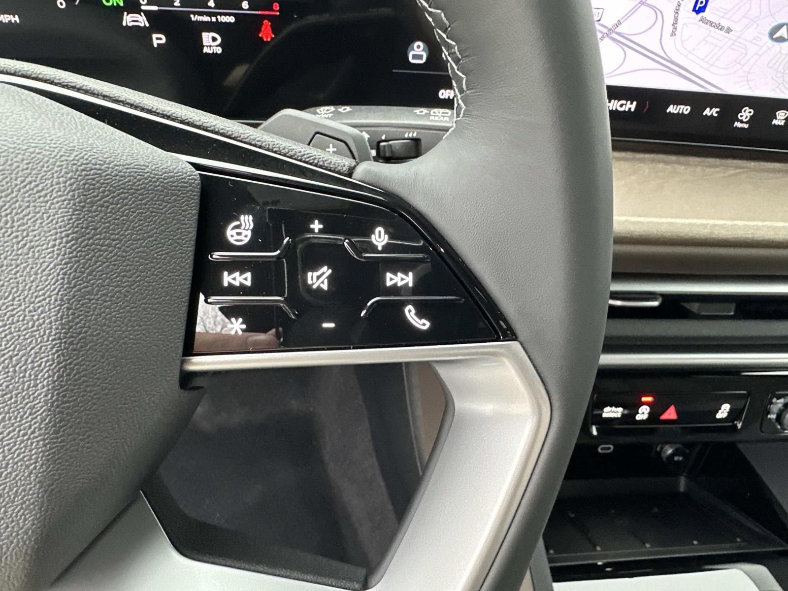 New 2025 Audi Q5 Prestige image 17