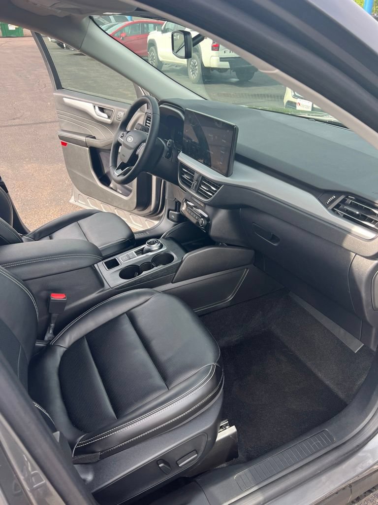 Used 2024 Ford Escape Platinum AWD/4WD image 10